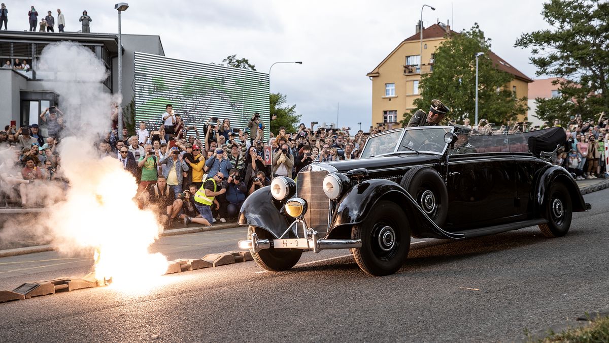 Fotky z rekonstrukce: Atentát na Heydricha proběhl po 80 letech znovu